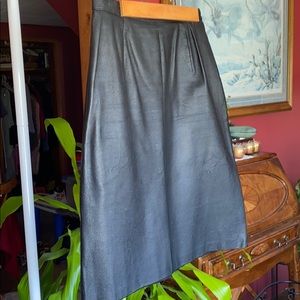 VINTAGE • Leather Pencil Skirt